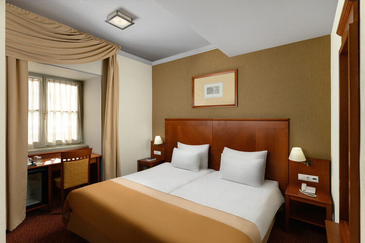 DOUBLE CLASSIC SZOBA